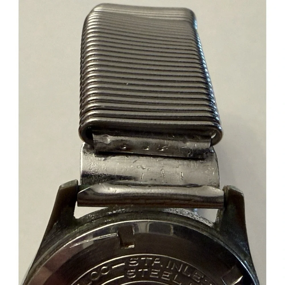 Vintage HALGREEN Incabloc Watch 17 Jewels Waterproof Manual Wind - Working